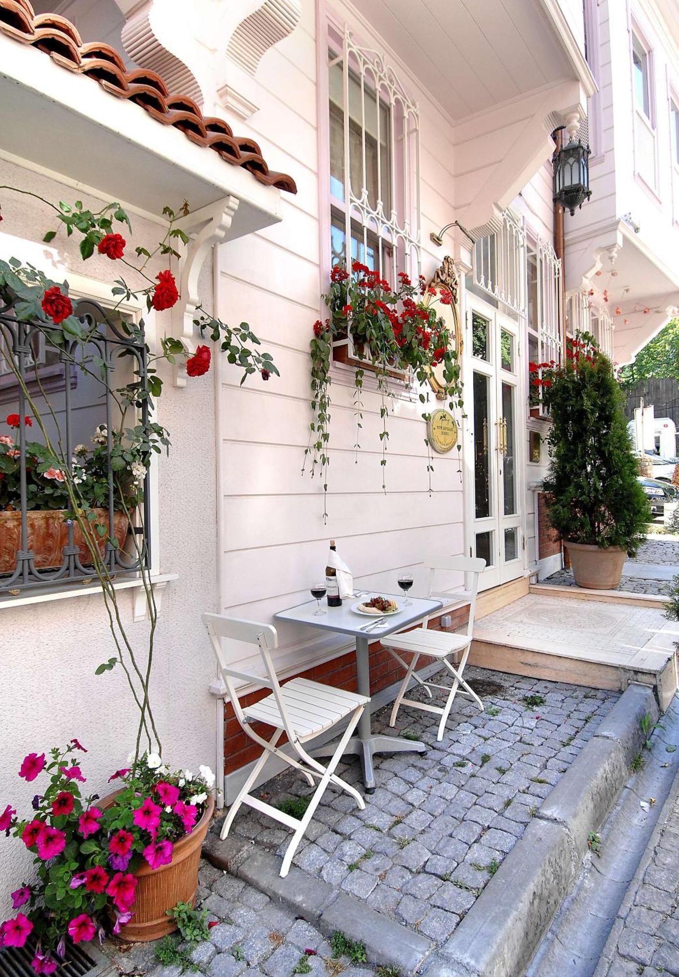 Otel Darussaade 4*