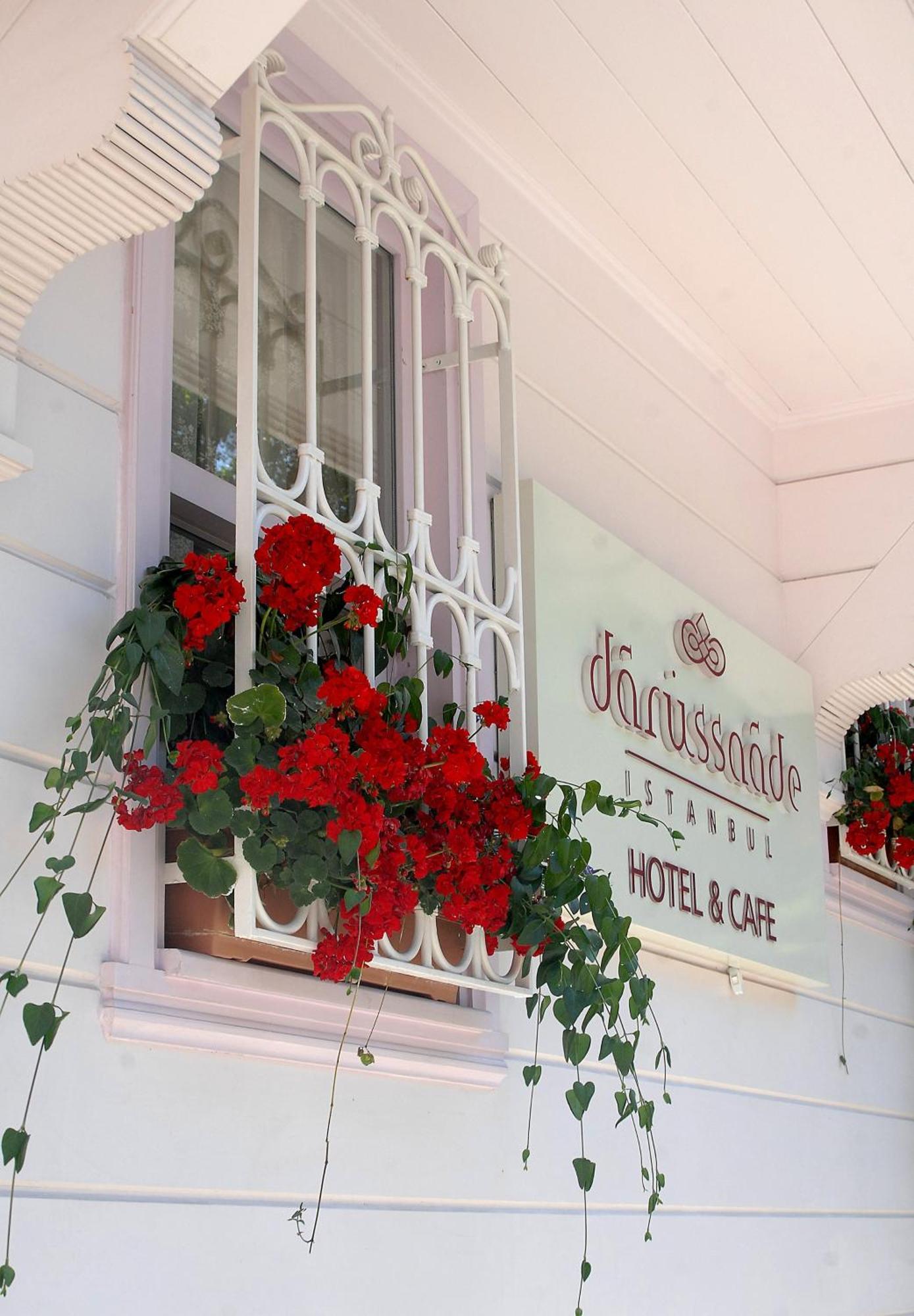 Отель Darussaade Old - Sultanahmet 4*