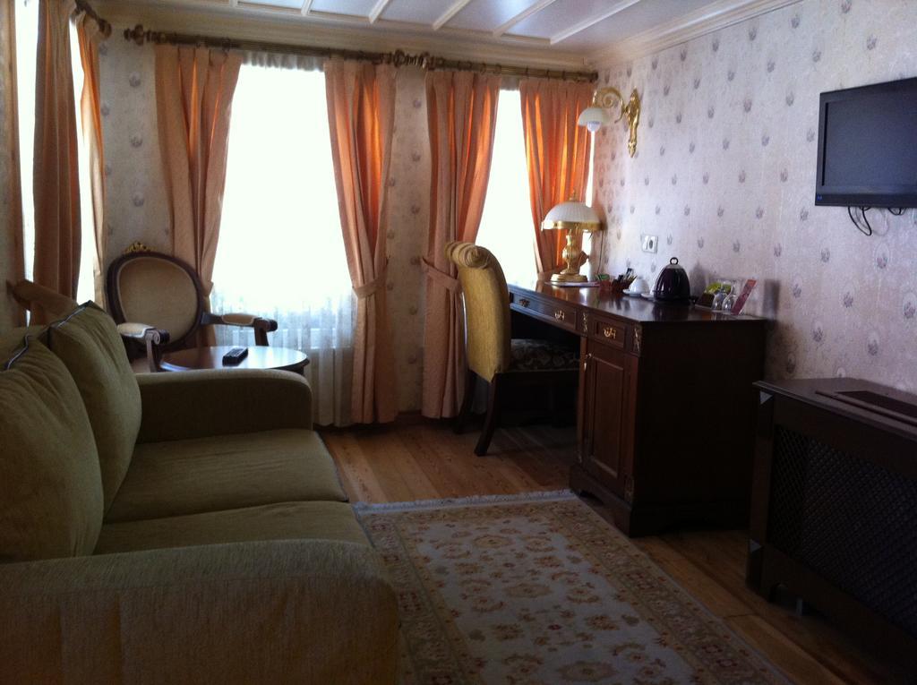Отель Darussaade Old - Sultanahmet 4*